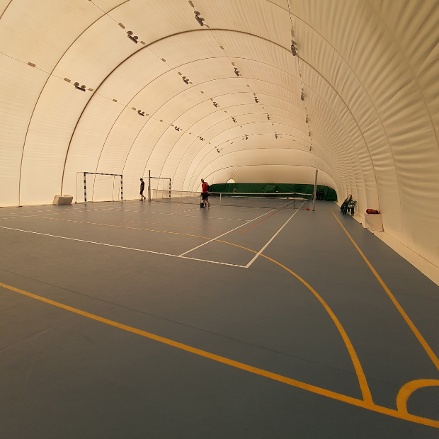 Второе поле (теннисное)